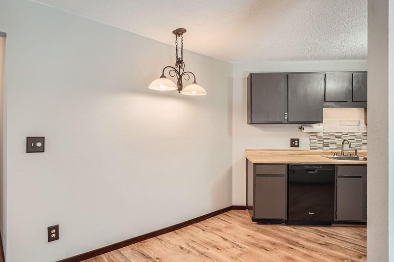 1700 Four Oaks Rd #314B, Eagan, MN 55121