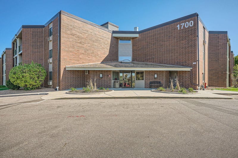 1700 Four Oaks Rd #314B, Eagan, MN 55121