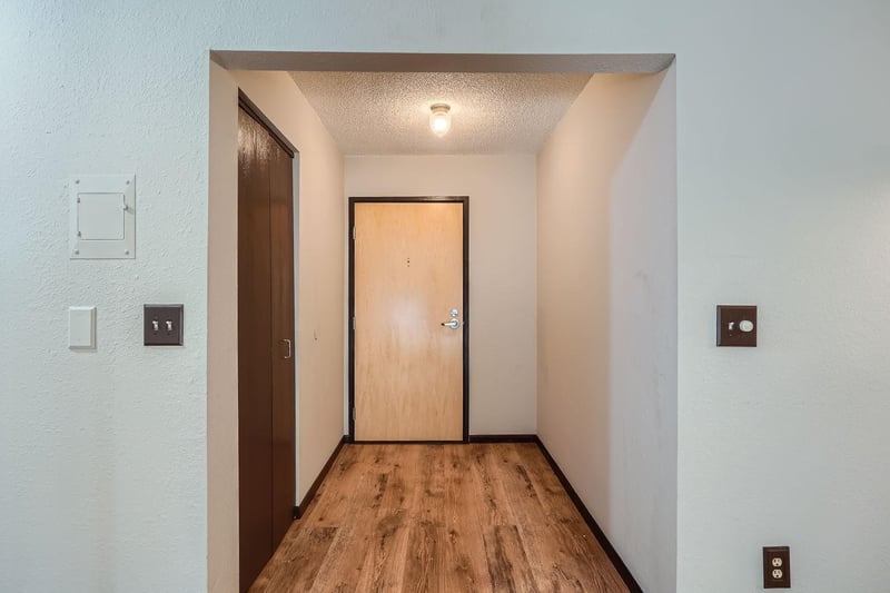 1700 Four Oaks Rd #314B, Eagan, MN 55121