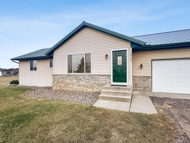 30121 103rd St, Princeton, MN 55371