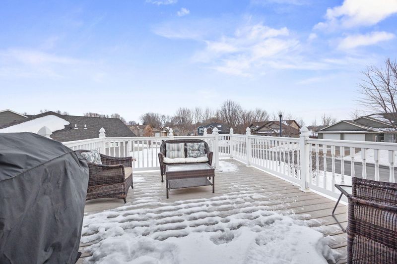 1289 Sunburst Way SE, Hutchinson, MN 55350