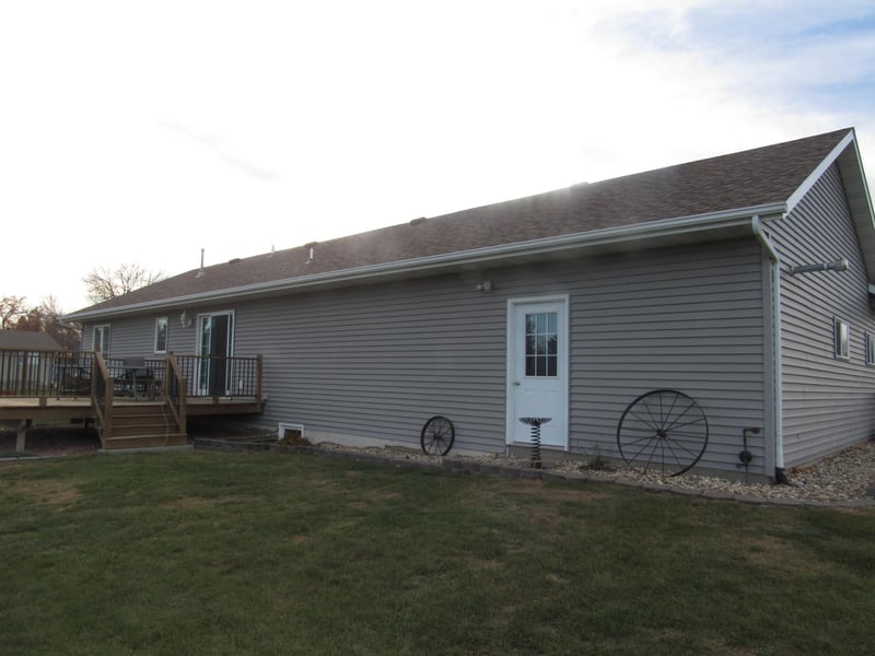 408 Ludlow Ave, Rushmore, MN 56168