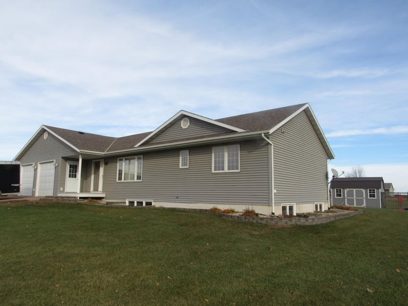 408 Ludlow Ave, Rushmore, MN 56168