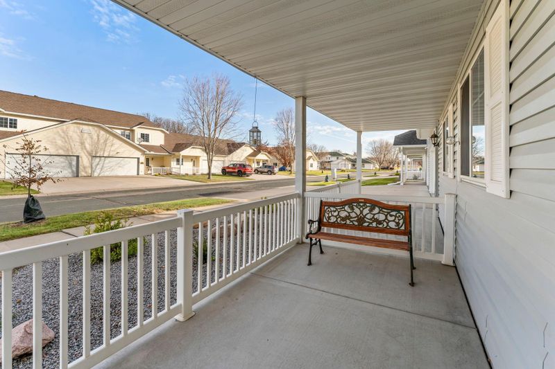 2889 Long Lake Dr, Stillwater, MN 55082