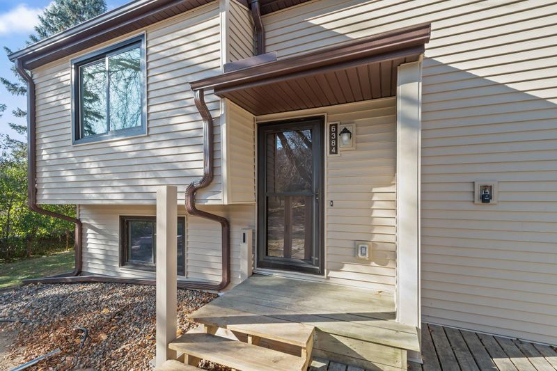 6384 Saint Johns Dr, Eden Prairie, MN 55346