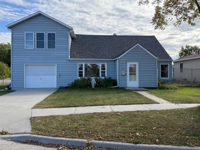 632 9th St N, Breckenridge, MN 56520