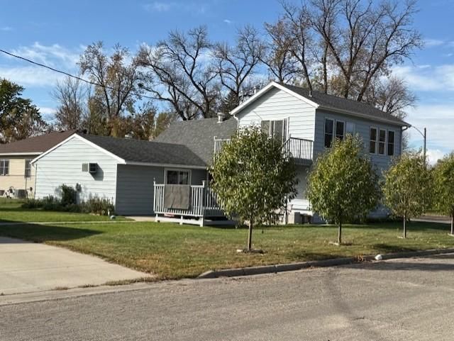 632 9th St N, Breckenridge, MN 56520