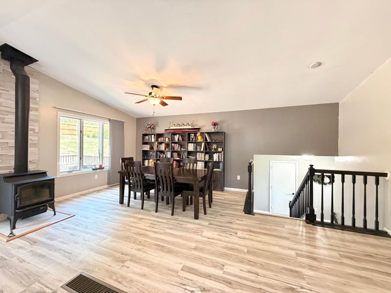 1560 Wabasha Ave, Saint Charles, MN 55972