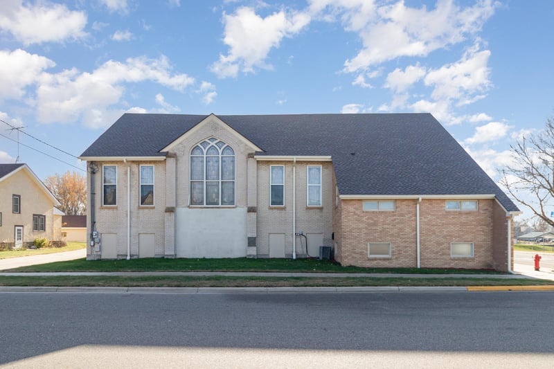 405 Broadway Ave S, Cokato, MN 55321