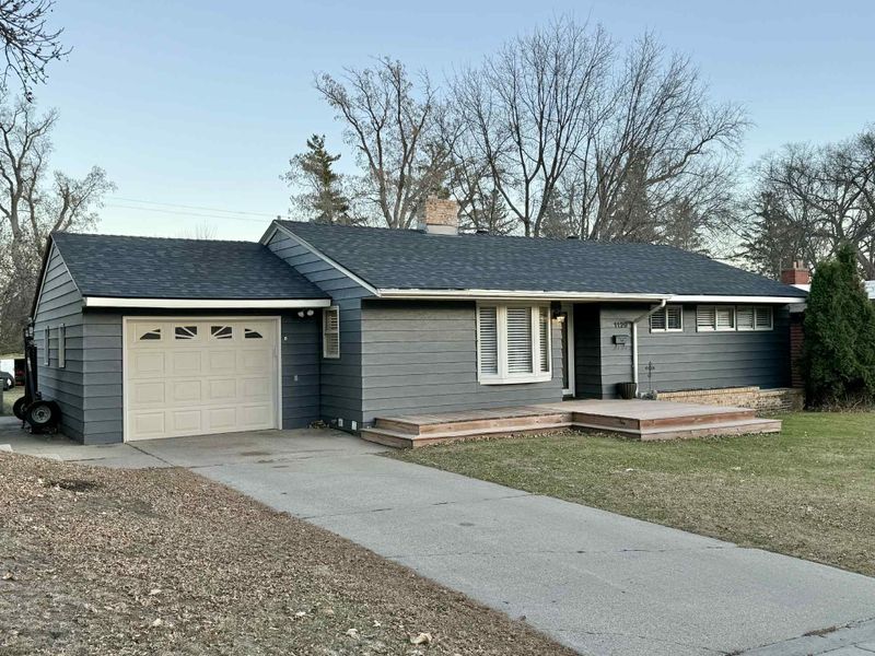 1129 Minnesota Ave, Detroit Lakes, MN 56501