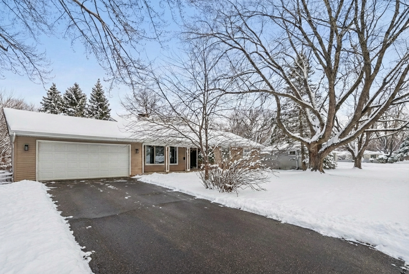 1120 Unity Ave N, Golden Valley, MN 55422