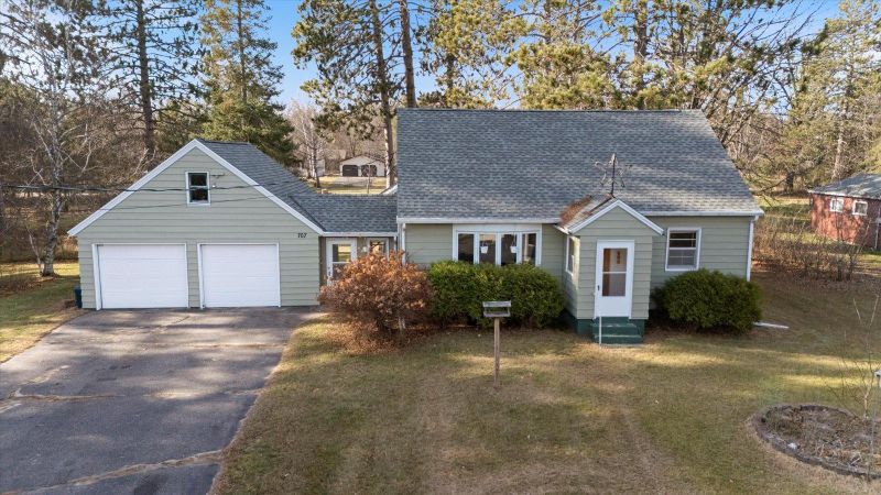 707 La Prairie Ave, Grand Rapids, MN 55744