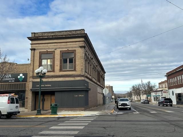 301 Chestnut St, Virginia, MN 55792