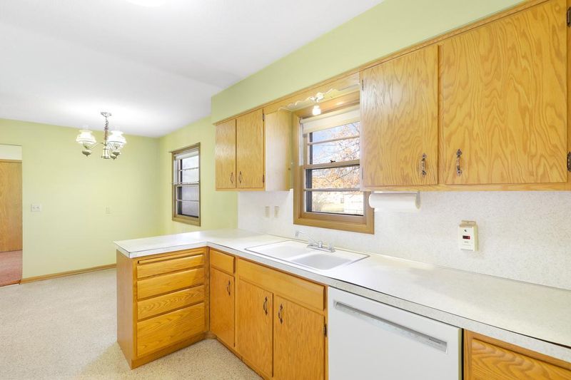 624 109th Ln NE, Blaine, MN 55434