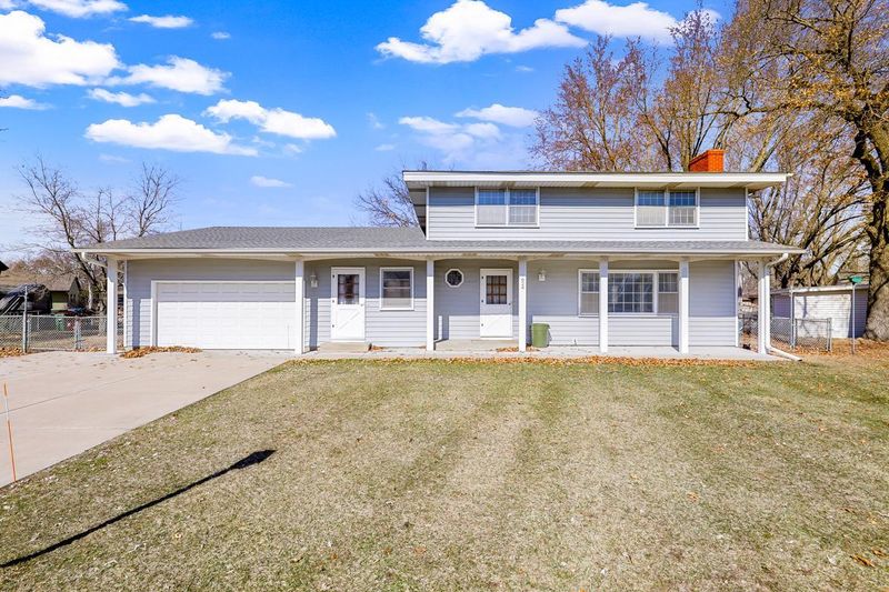 624 109th Ln NE, Blaine, MN 55434