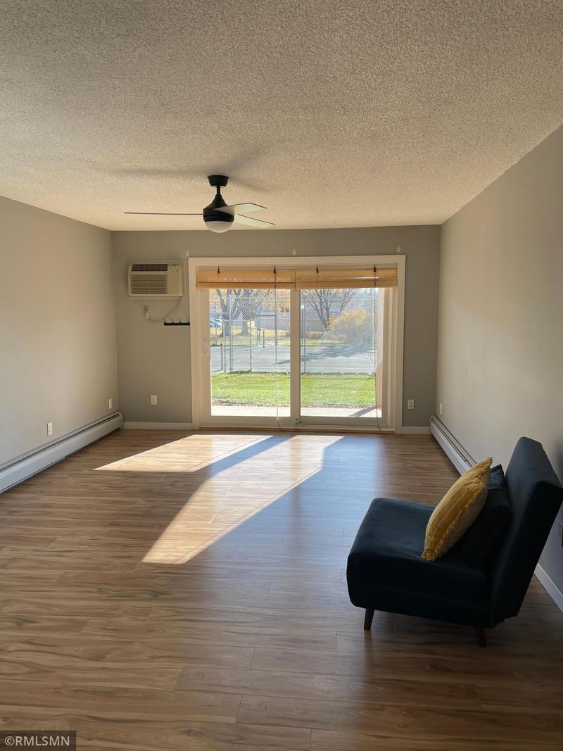 2800 Hillsboro Ave N #105, New Hope, MN 55427