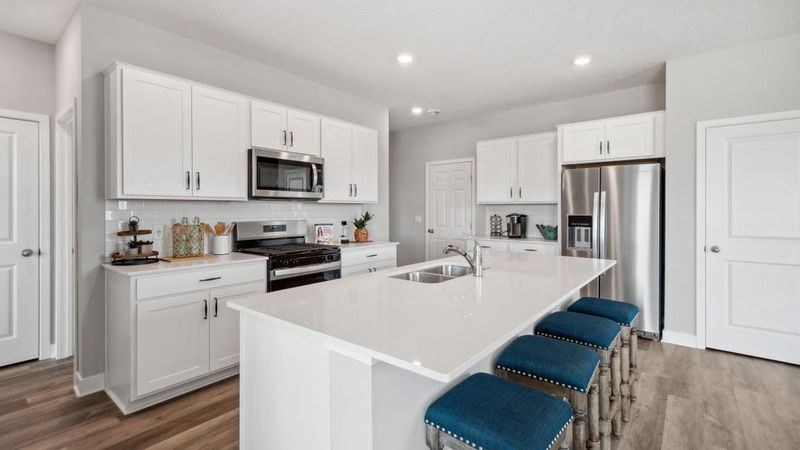 329 Sunflower Cir, Waconia, MN 55387