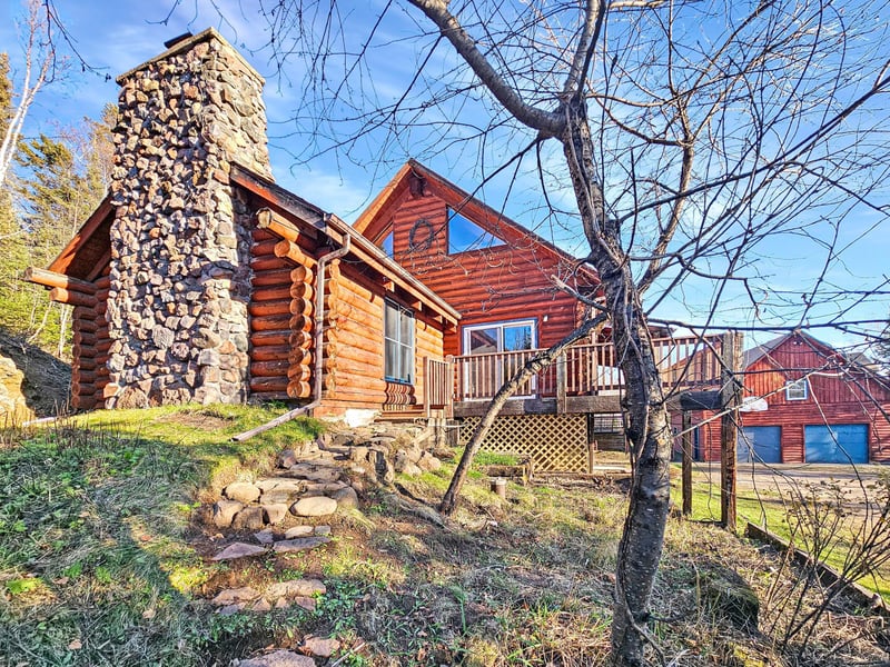 5241 Reider Memorial Dr, Silver Bay, MN 55614