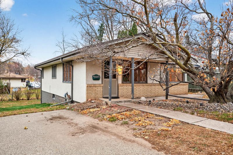 1549 Old Hudson Rd, Saint Paul, MN 55106