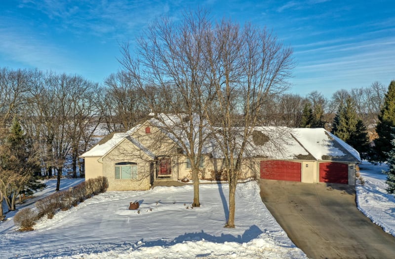 8186 Ideal Ct, Forest Lake, MN 55025