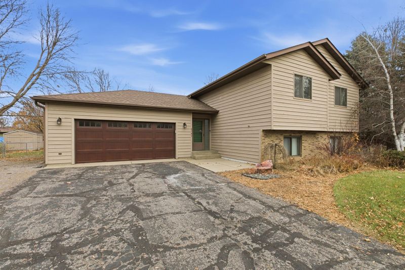 5707 Cardinal Ct, Saint Cloud, MN 56303