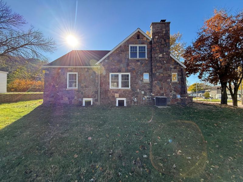 338 James Ave, Mankato, MN 56001