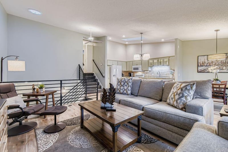 2422 County Road D W #2, Roseville, MN 55112