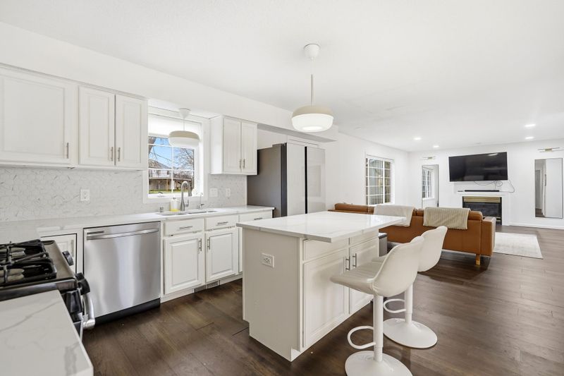 1673 Parkway Ave, Shakopee, MN 55379