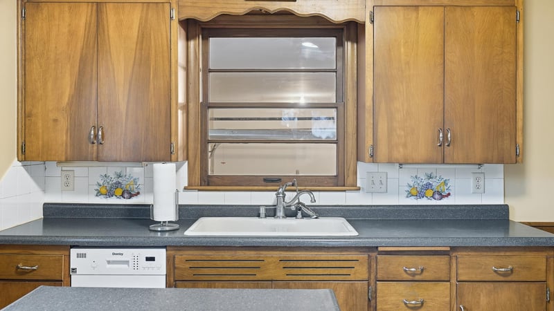 302 Minnesota Ave E, Minnesota Lake, MN 56068