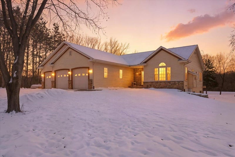 W11789 497th Ave, Prescott, WI 54021