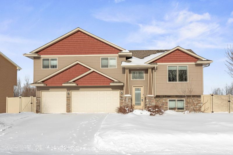 921 Breckenridge Ln, Montrose, MN 55363