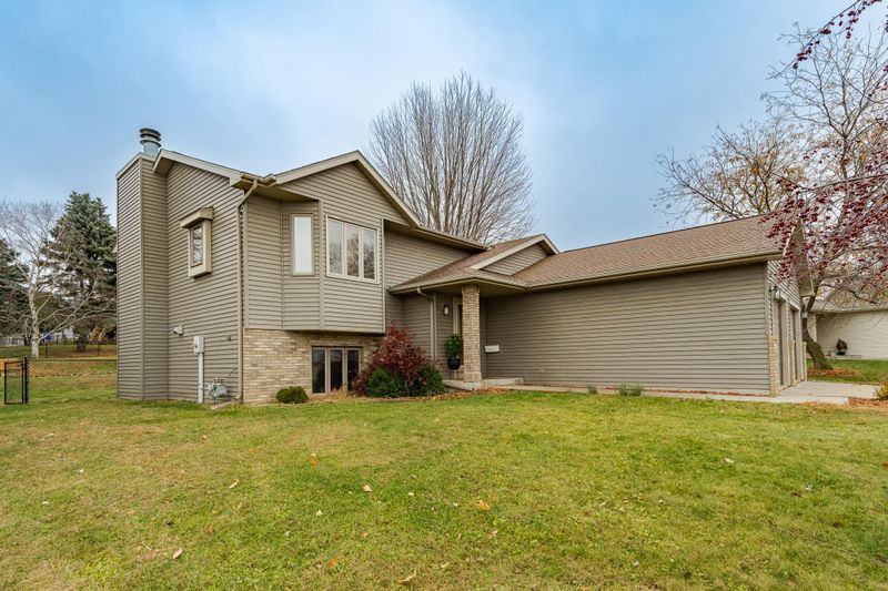 3620 Halling Pl SW, Rochester, MN 55902