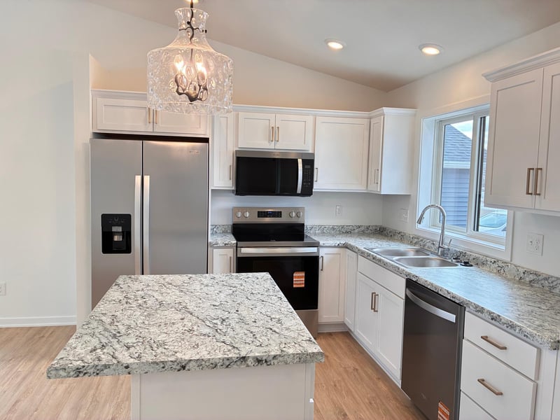 911 3rd St, Wanamingo, MN 55983