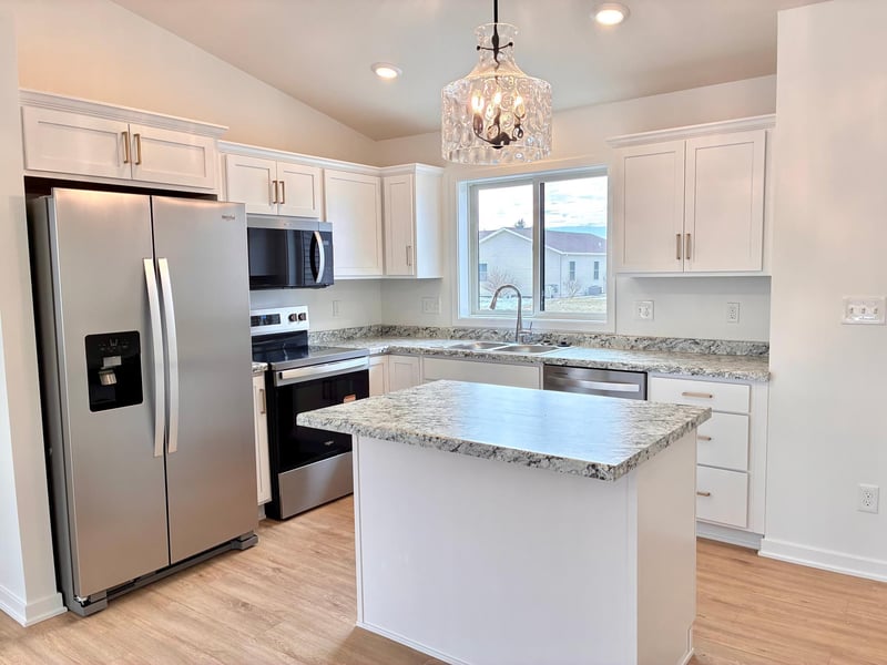 911 3rd St, Wanamingo, MN 55983