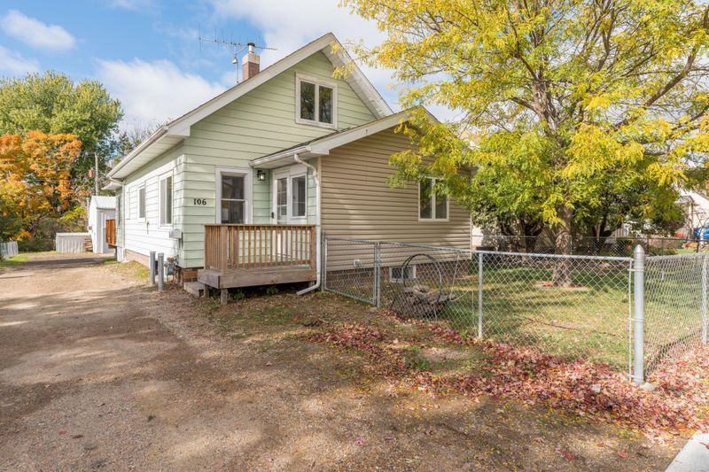 106 4th St SW, Montgomery, MN 56069