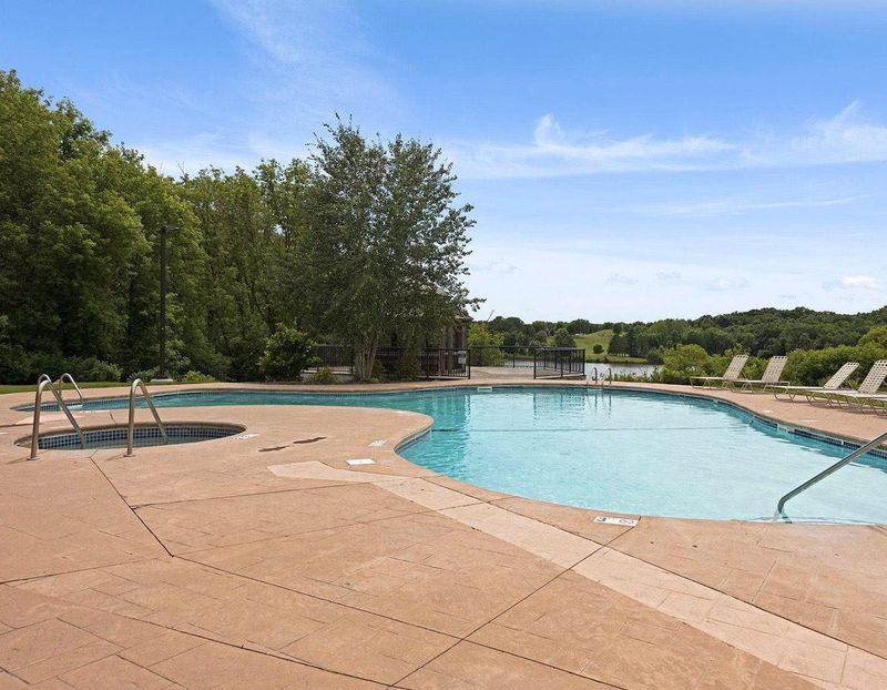 3110 N Chestnut St #209, Chaska, MN 55318