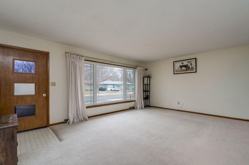 835 Westwood Dr, Faribault, MN 55021