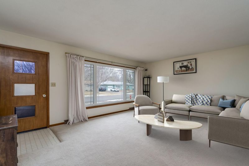835 Westwood Dr, Faribault, MN 55021