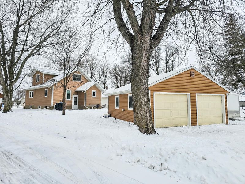 1249 Oak St, Wabasso, MN 56293