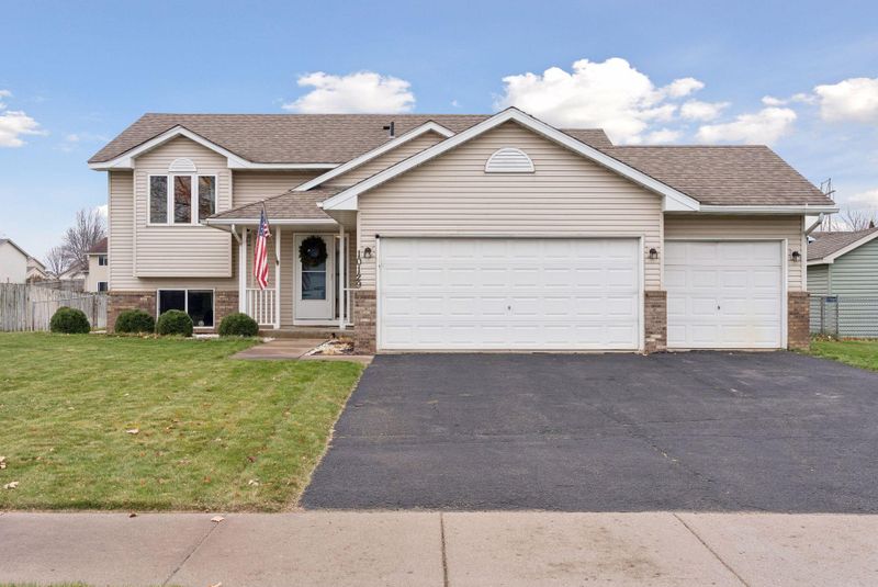 10129 Park Place Dr, Monticello, MN 55362