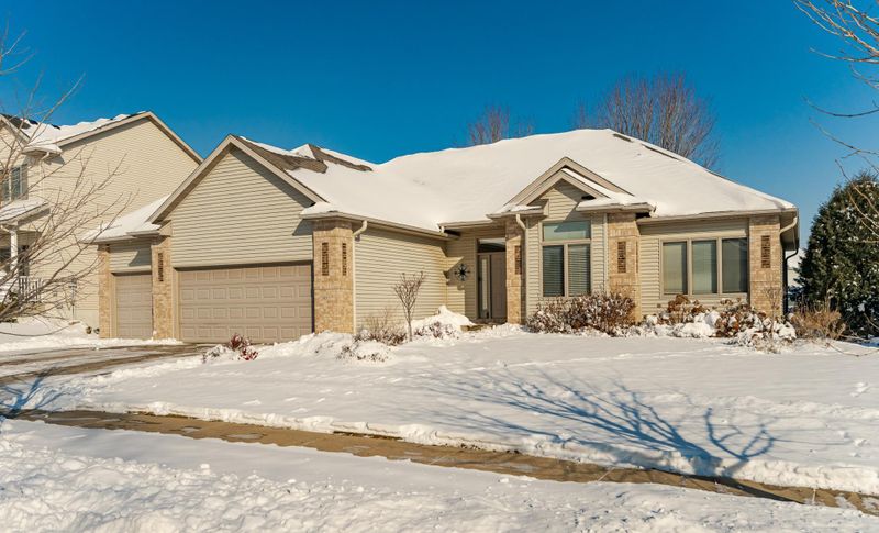 3057 Scanlan Ln NE, Rochester, MN 55906