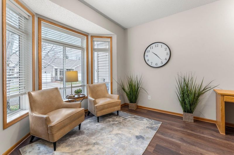 2208 Liberty Ln, Eagan, MN 55122