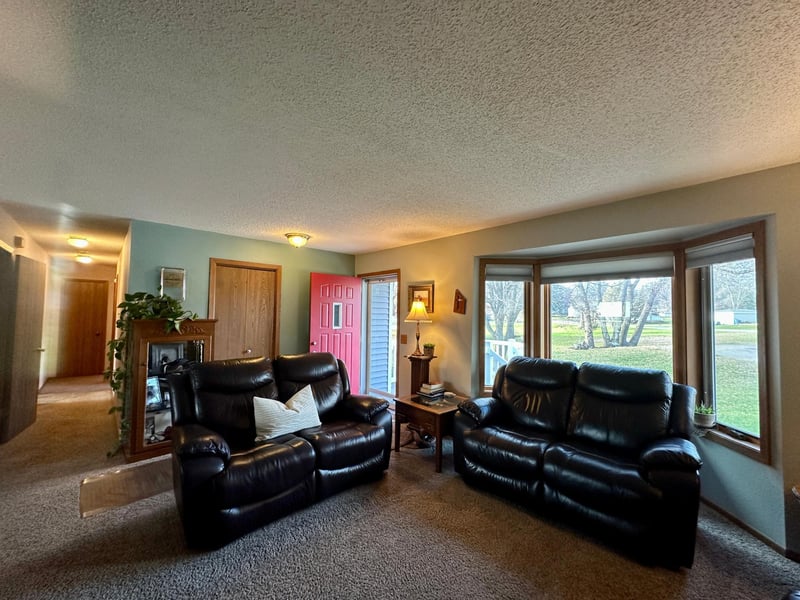 102 S Prospect St, Hardwick, MN 56134