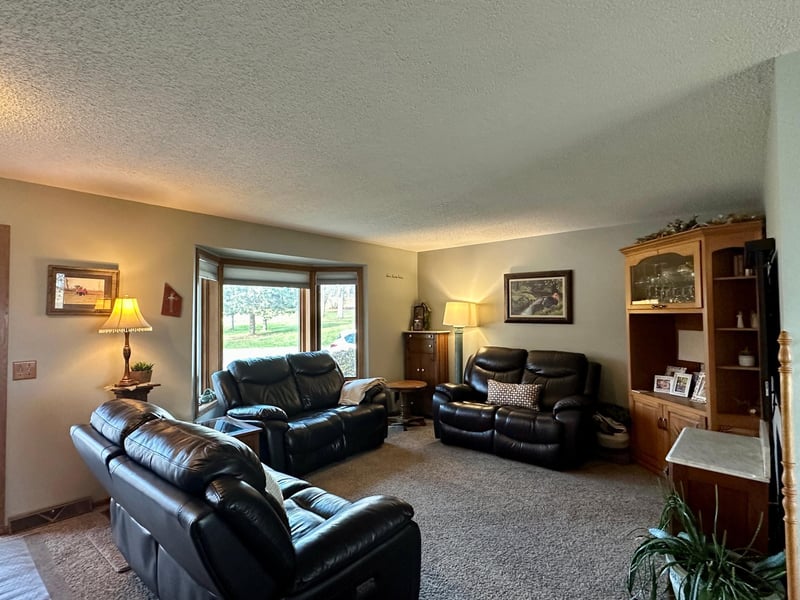 102 S Prospect St, Hardwick, MN 56134