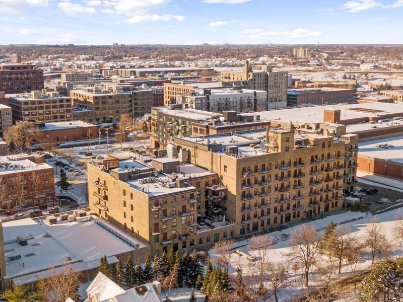 702 N 1st St #521, Minneapolis, MN 55401