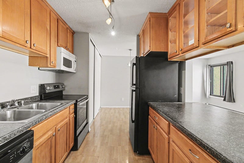 4110 Rahn Rd #201, Eagan, MN 55122