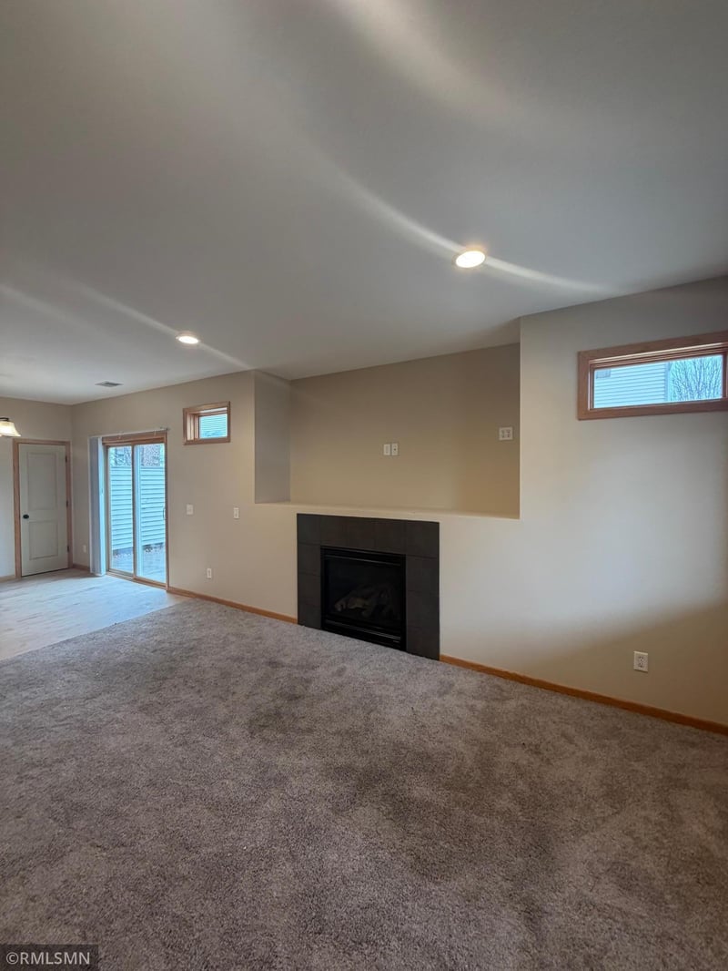 1291 County Road D Cir E, Vadnais Heights, MN 55109