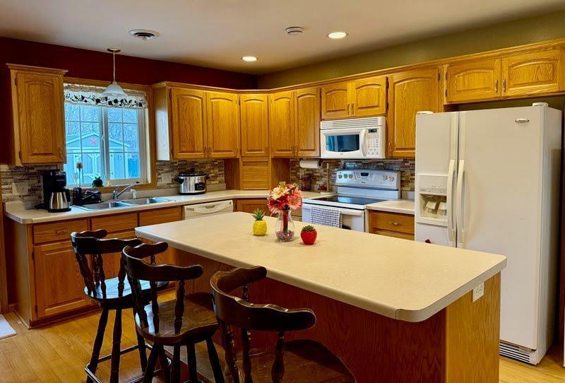 107 9th St SE, Freeport, MN 56331