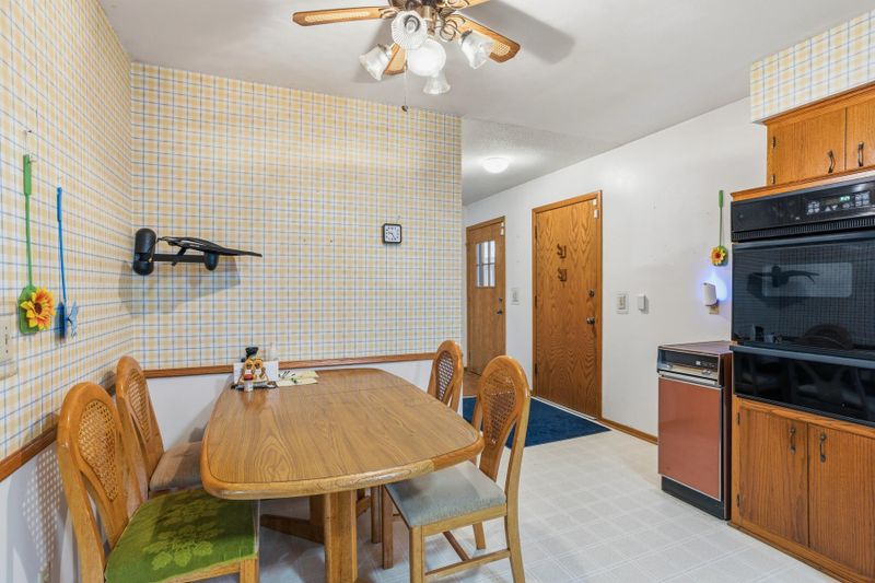 601 E 103rd St, Bloomington, MN 55420