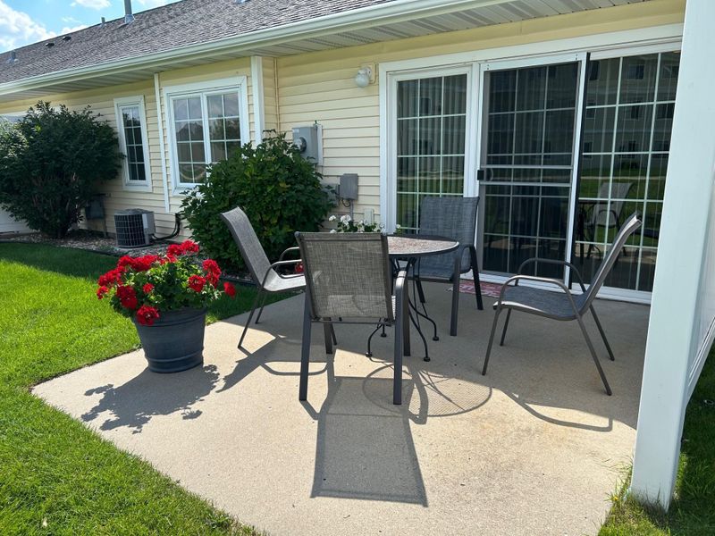1453 Belsly Blvd, Moorhead, MN 56560